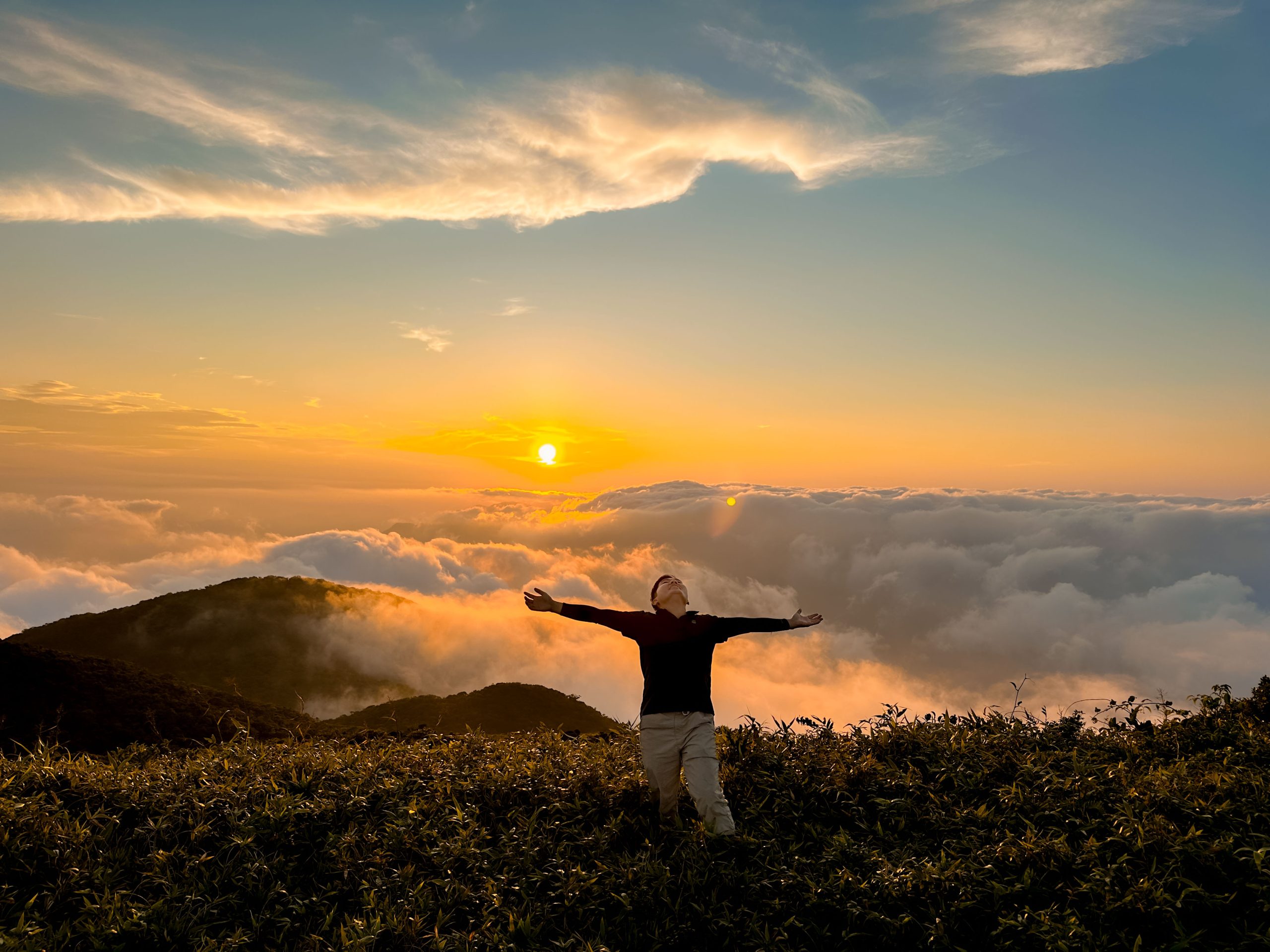 Trekking đỉnh Pa Thiên 2N1Đ