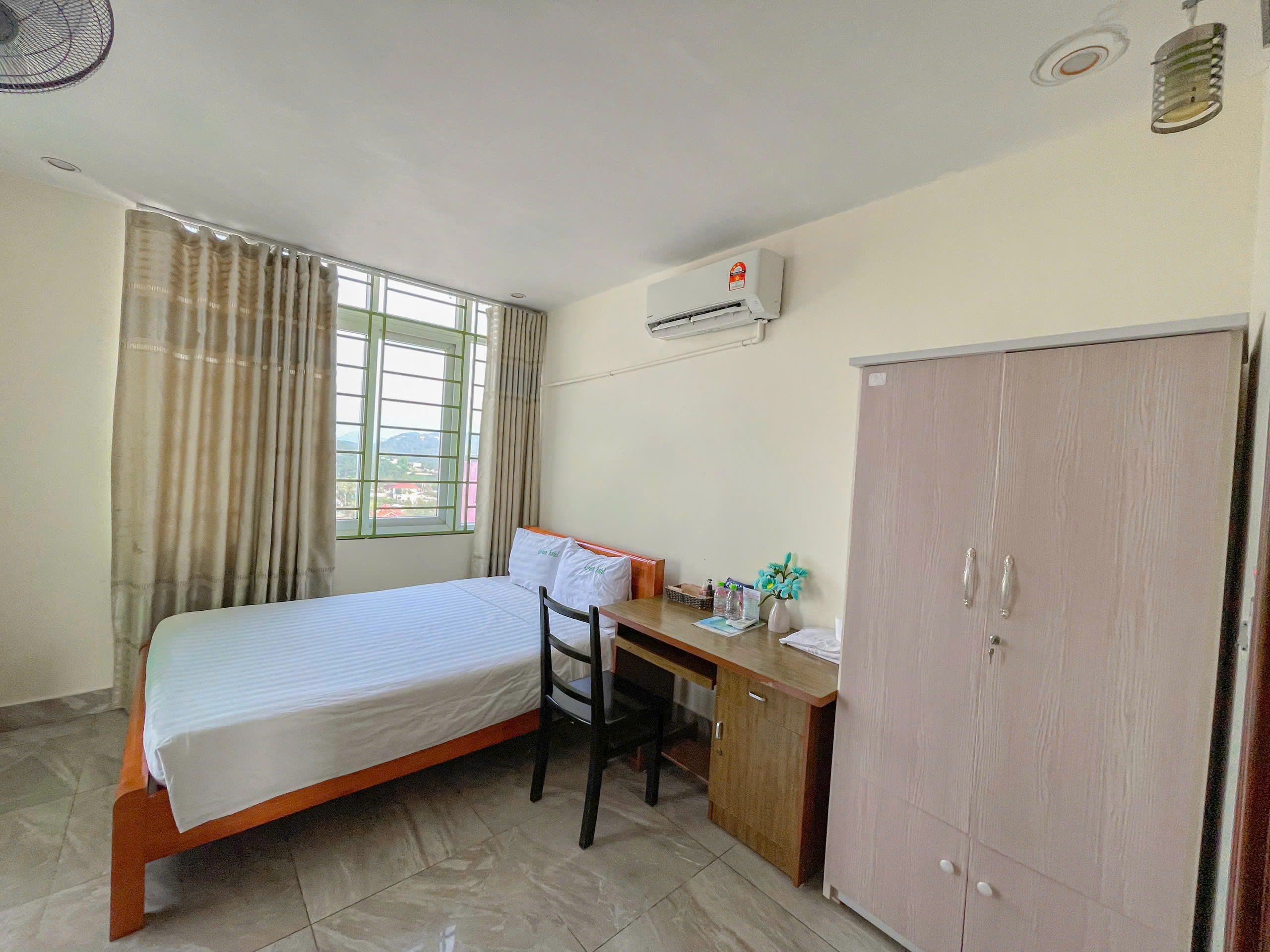 PHÒNG: SƯƠNG SỚM ROOM