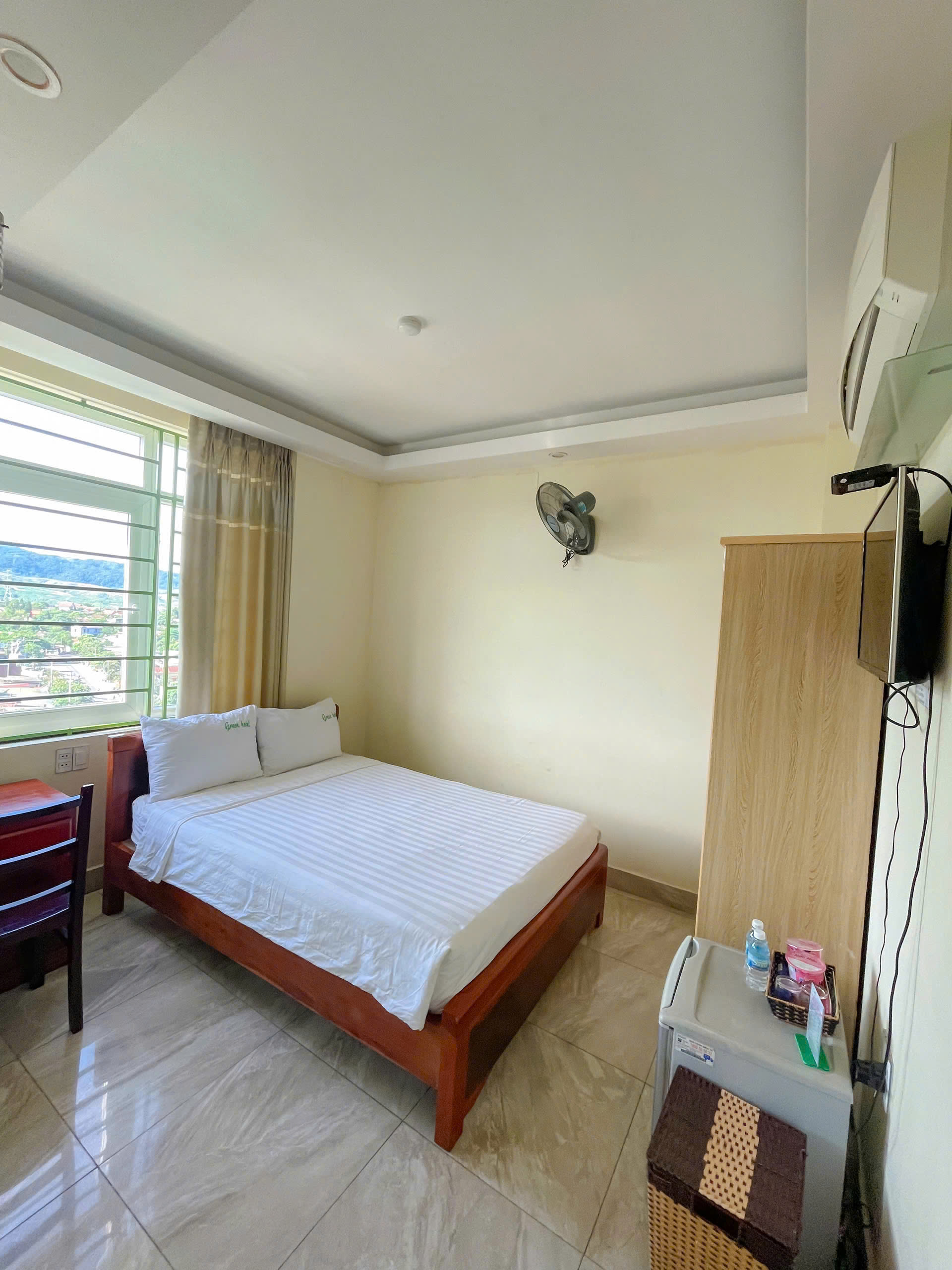 PHÒNG: MƯA PHÙN ROOM